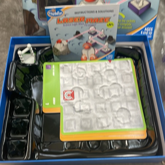 2014 ThinkFun Laser Maze Jr Science Logic Maze Game STEM B - Picture 4 of 6